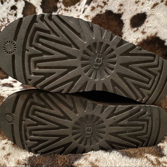 UGGs size 8 - Picture 4 of 6